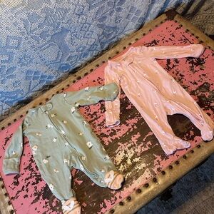 LOT of 2 CARTER’S floral onesies sz NB